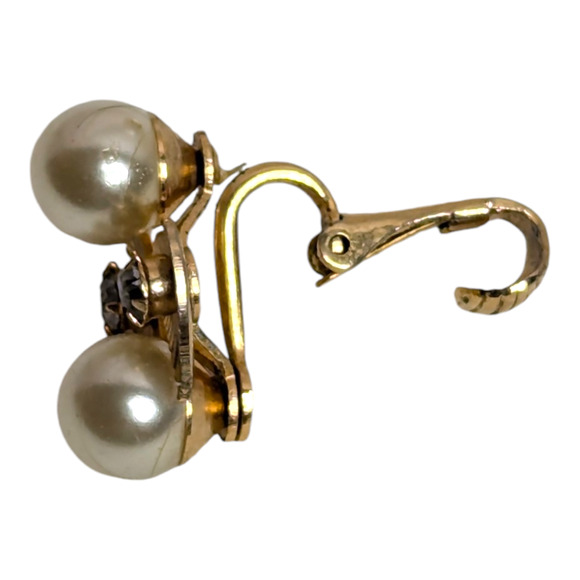 Vtg Dainty Gold Tone Pearl Cluster Clip On Earrings - Picture 7 of 7